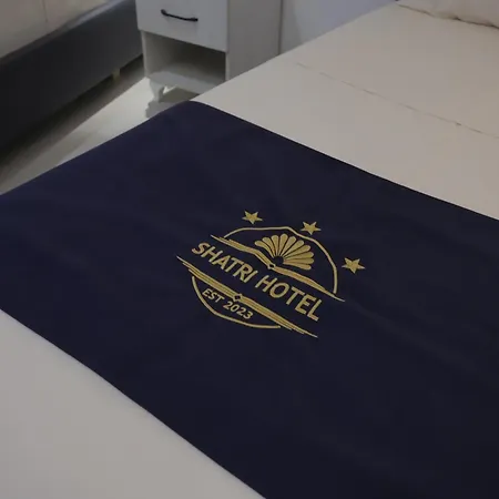 Hotell Shatri *