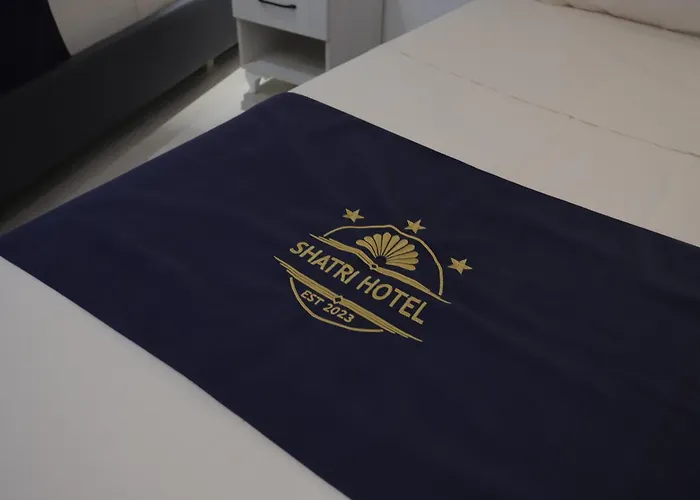 Hotel Shatri *